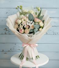 Букет цветов из:  Розы и Лизиантусы в Советском Республики Марий Эл
