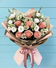 Букет цветов из:  Розы, Альстромерии и Лизиантусы #REPLACE_PRED# Советском Республики Марий Эл