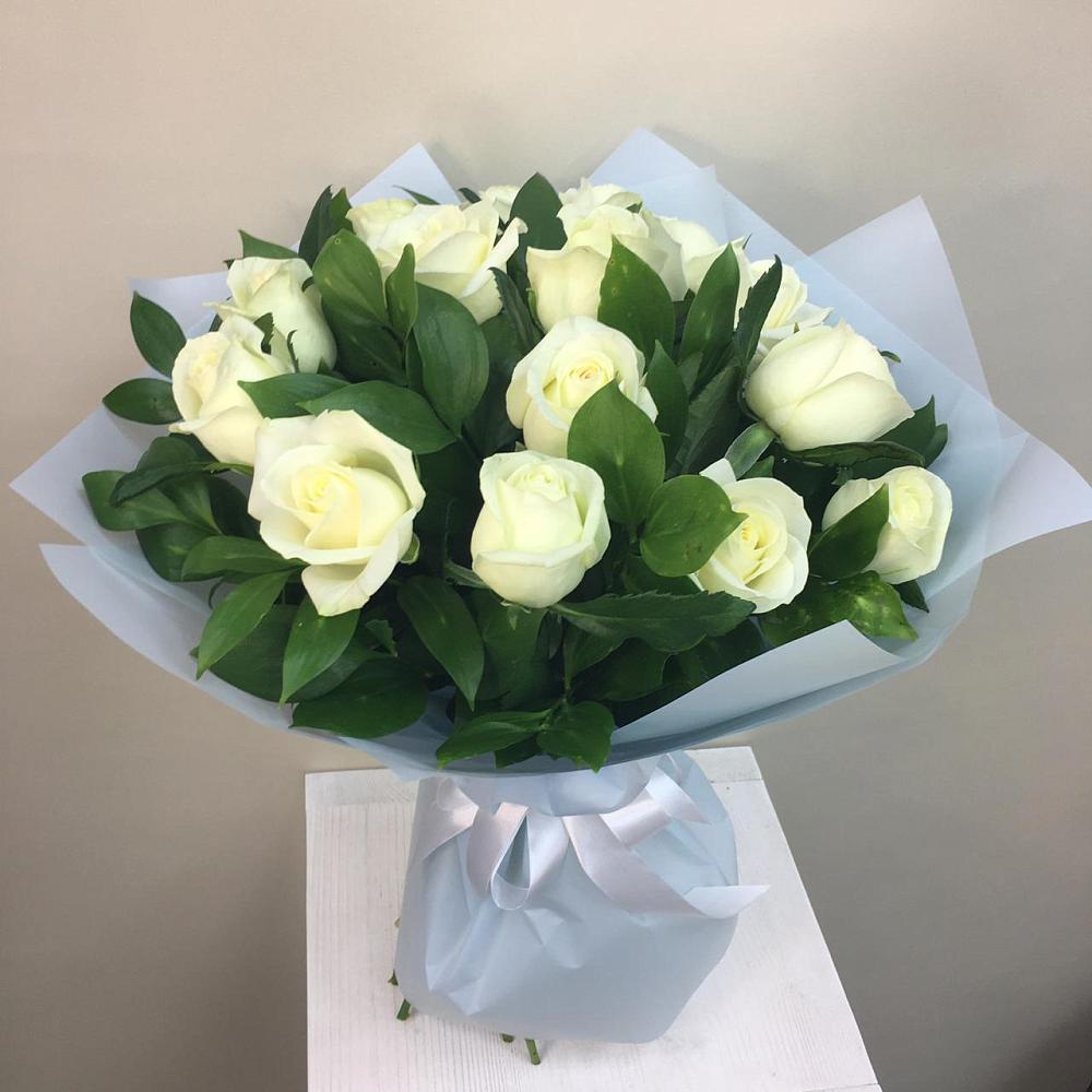 Букет 15 Белых роз Проуд в Советском Республики Марий Эл