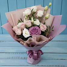 Букет цветов из:  Розы и Лизиантусы в Советском Республики Марий Эл