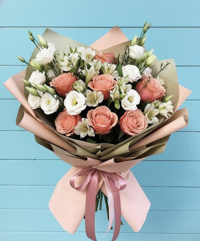 Букет цветов из: Розы, Альстромерии и Лизиантусы в Советском Республики Марий Эл