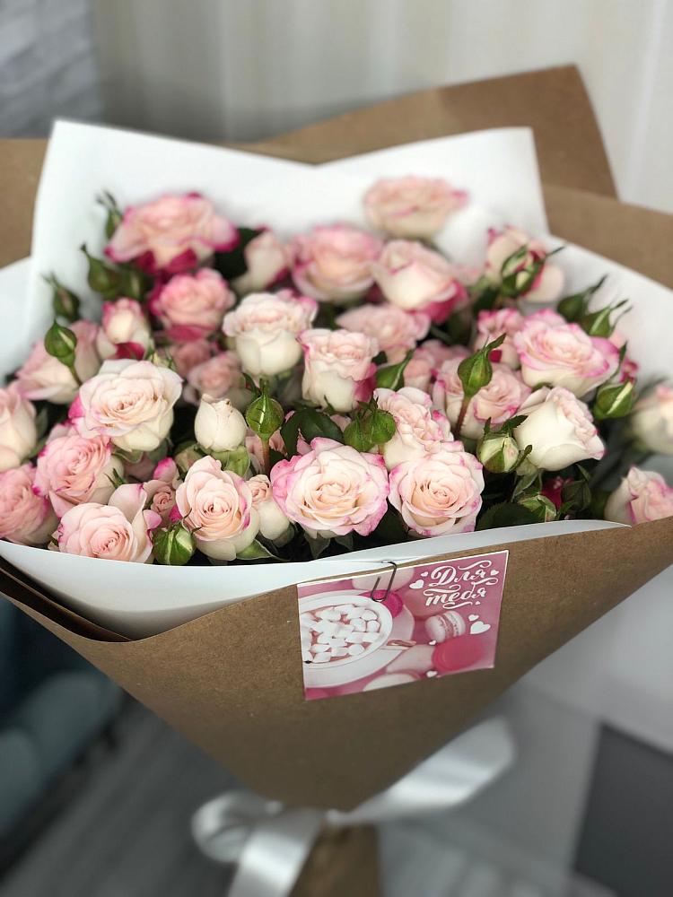 Букет цветов из: Розы в Советском Республики Марий Эл