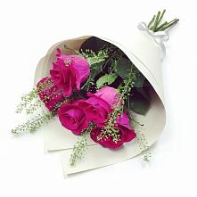 Букет цветов из:  Розы в Советском Республики Марий Эл