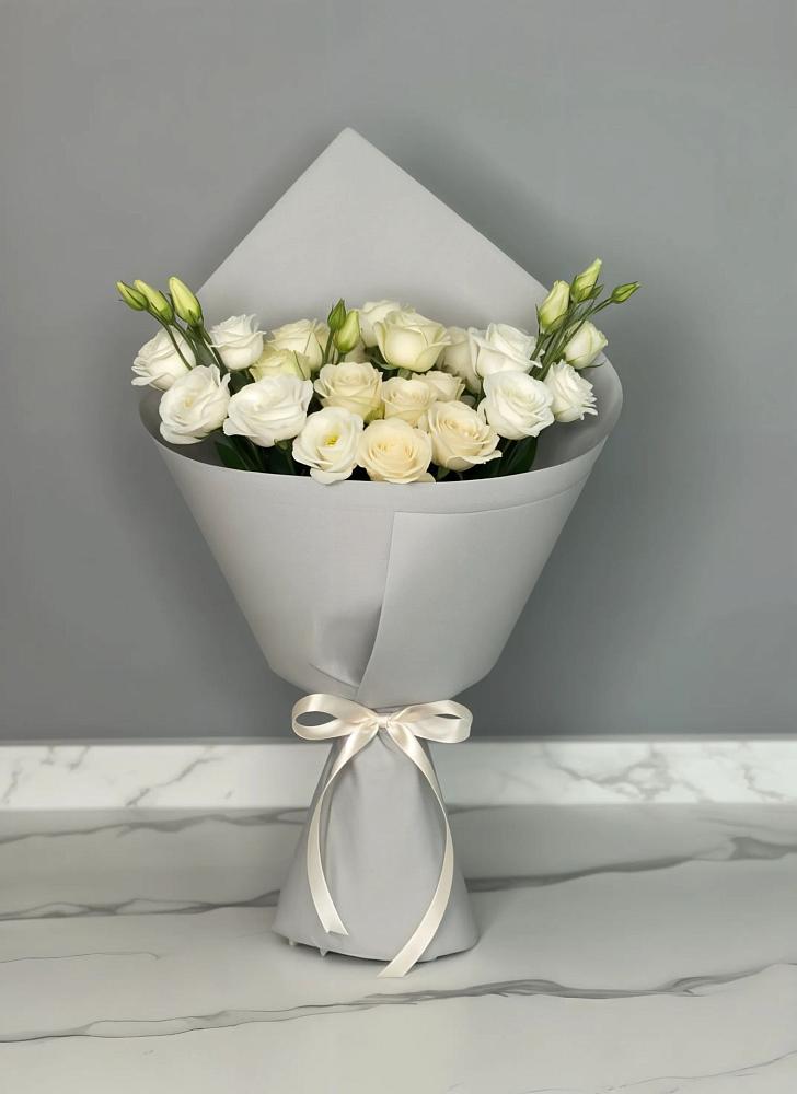 Букет цветов из: Розы и Лизиантусы в Советском Республики Марий Эл