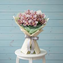 Букет цветов из:  Орхидеи и Розы #REPLACE_PRED# Советском Республики Марий Эл