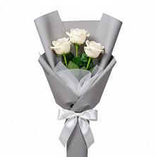 Букет 3 белые розы в Советском Республики Марий Эл