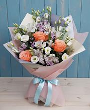 Букет цветов из:  Лизиантусы, Розы, Альстромерии и Гипсофила в Советском Республики Марий Эл