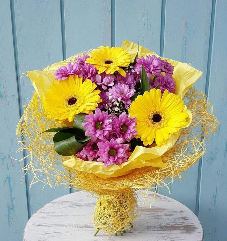 Букет цветов из: Хризантемы и Герберы в Советском Республики Марий Эл