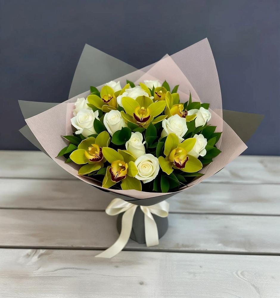 Букет цветов из: Орхидеи и Розы в Советском Республики Марий Эл