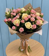 Букет цветов из:  Розы в Советском Республики Марий Эл