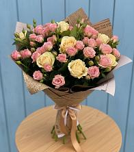 Букет цветов из:  Розы в Советском Республики Марий Эл