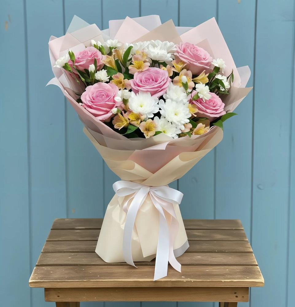 Букет цветов из: Гвоздики, Орхидеи и Розы в Советском Республики Марий Эл