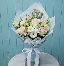 Букет цветов из:  Розы и Лизиантусы в Советском Республики Марий Эл