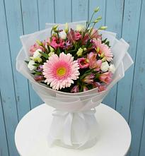 Букет цветов из:  Герберы, Альстромерии и Лизиантусы #REPLACE_PRED# Советском Республики Марий Эл