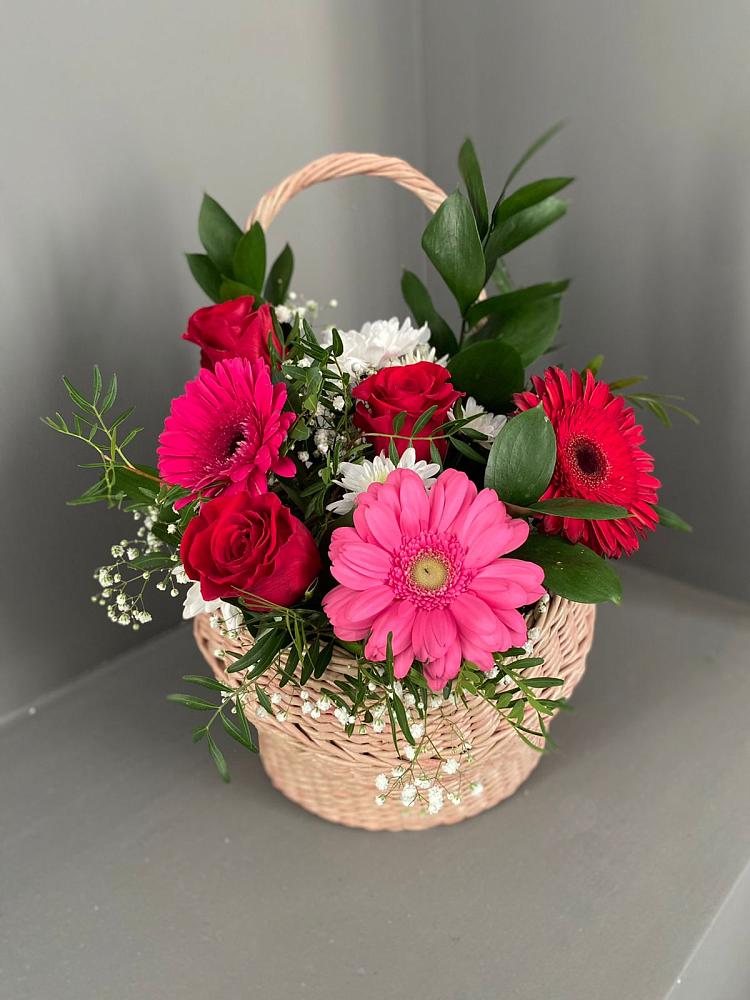 Цветочная композиция из Розы, Хризантемы и Герберы в корзине в Советском Республики Марий Эл