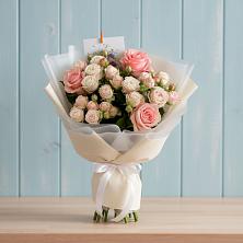 Букет цветов из:  Розы в Советском Республики Марий Эл