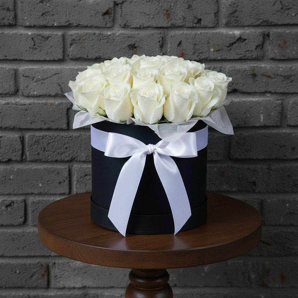 Цветочная композиция из Розы в шляпной коробке в Советском Республики Марий Эл