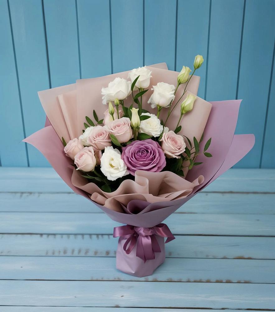 Букет цветов из: Розы и Лизиантусы в Советском Республики Марий Эл